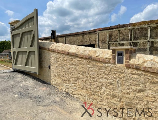Security systems in Surrey | X16 Systems | Gallery gallery image 17