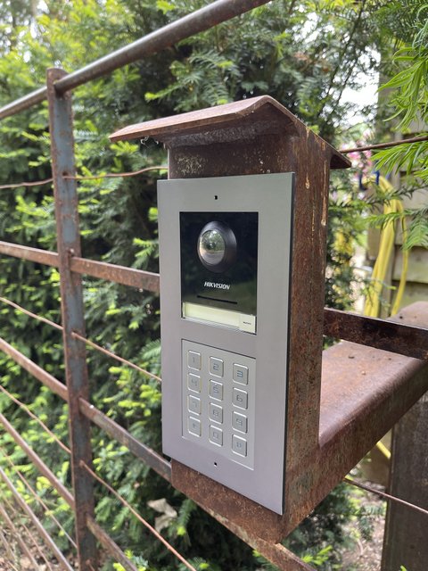 Security systems in Surrey | X16 Systems | Gallery gallery image 9